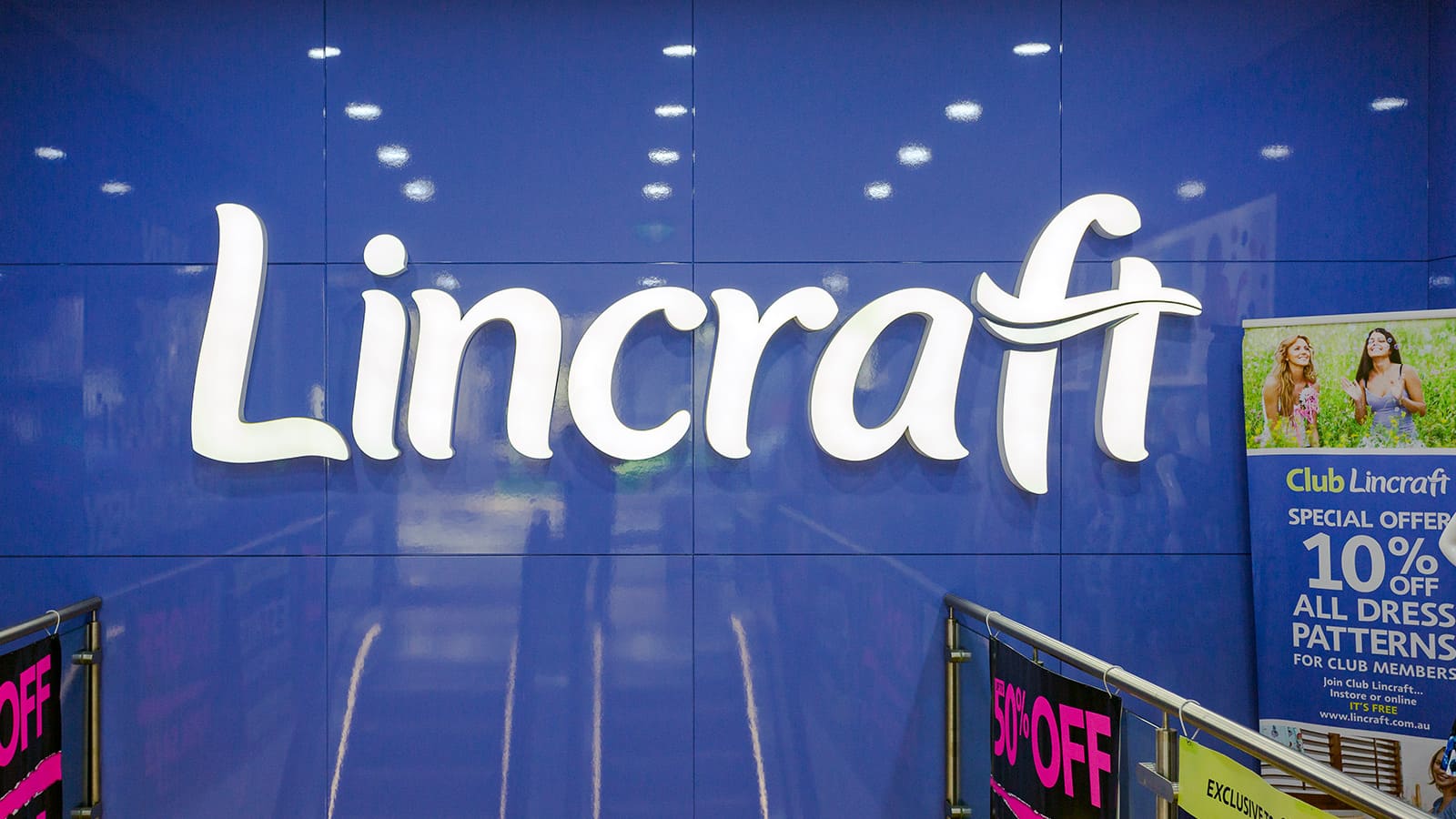 projects-lincraft-logo-on-blue